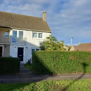 White House In Edinburgh, 2 Bedroom Good Location Apartment Edinburgh